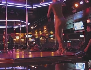 091212_inside_a_real_strip_club_candid_video_of_hot_strippers_dancing_naked