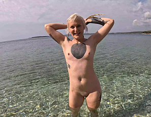 050526_underwater_naked_swimming_with_brille_on_vacation_in_croatia