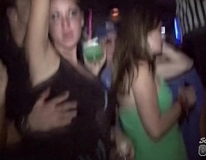 072309_hot_girls_jello_wrestling_at_a_bar_in_key_west_florida