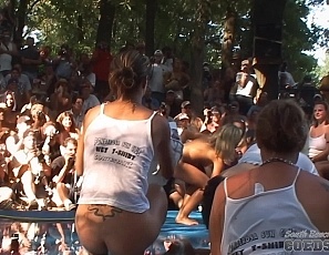 082003_hot_girls_in_a_amateur_strip_contest_at_nudes_a_poppin_august_2003